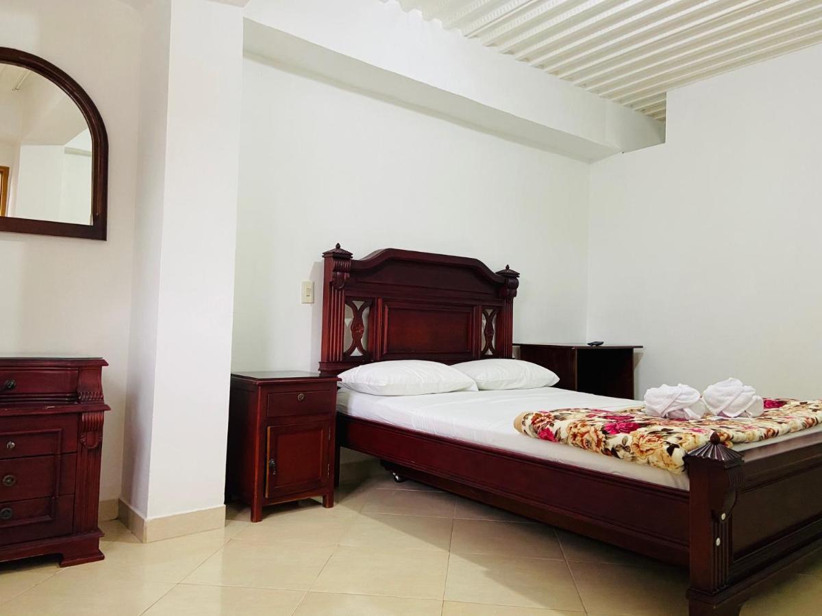 Vivienda Turistica El Zocalo Lägenhet Guatapé Exteriör bild