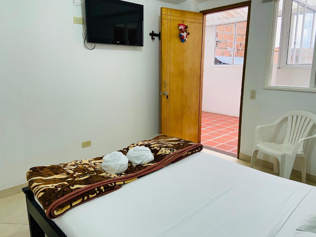 Vivienda Turistica El Zocalo Lägenhet Guatapé Exteriör bild